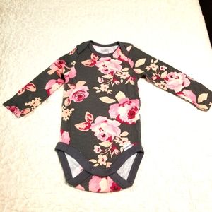 🖐 Modern Moments By Gerber Floral Onesie Girly